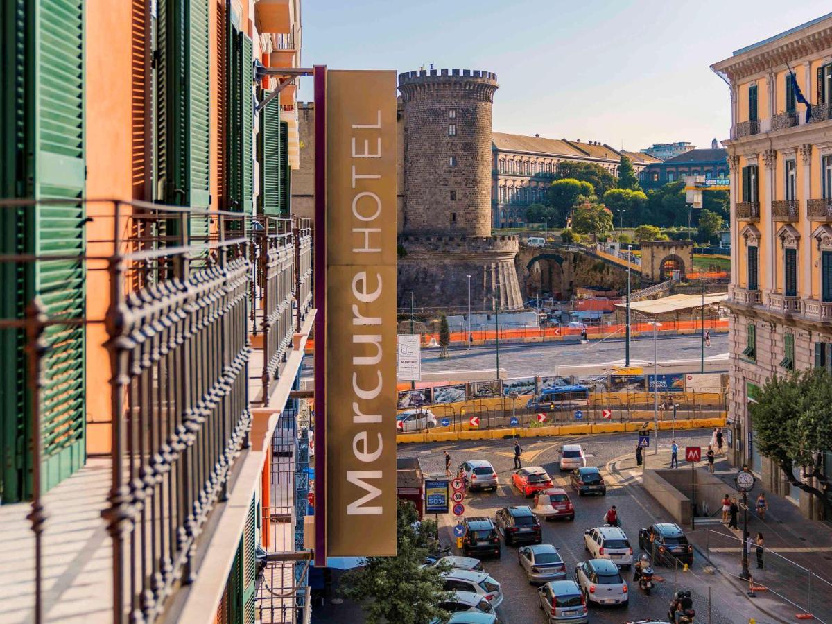 Mercure Napoli Centro Angioino Exterior foto